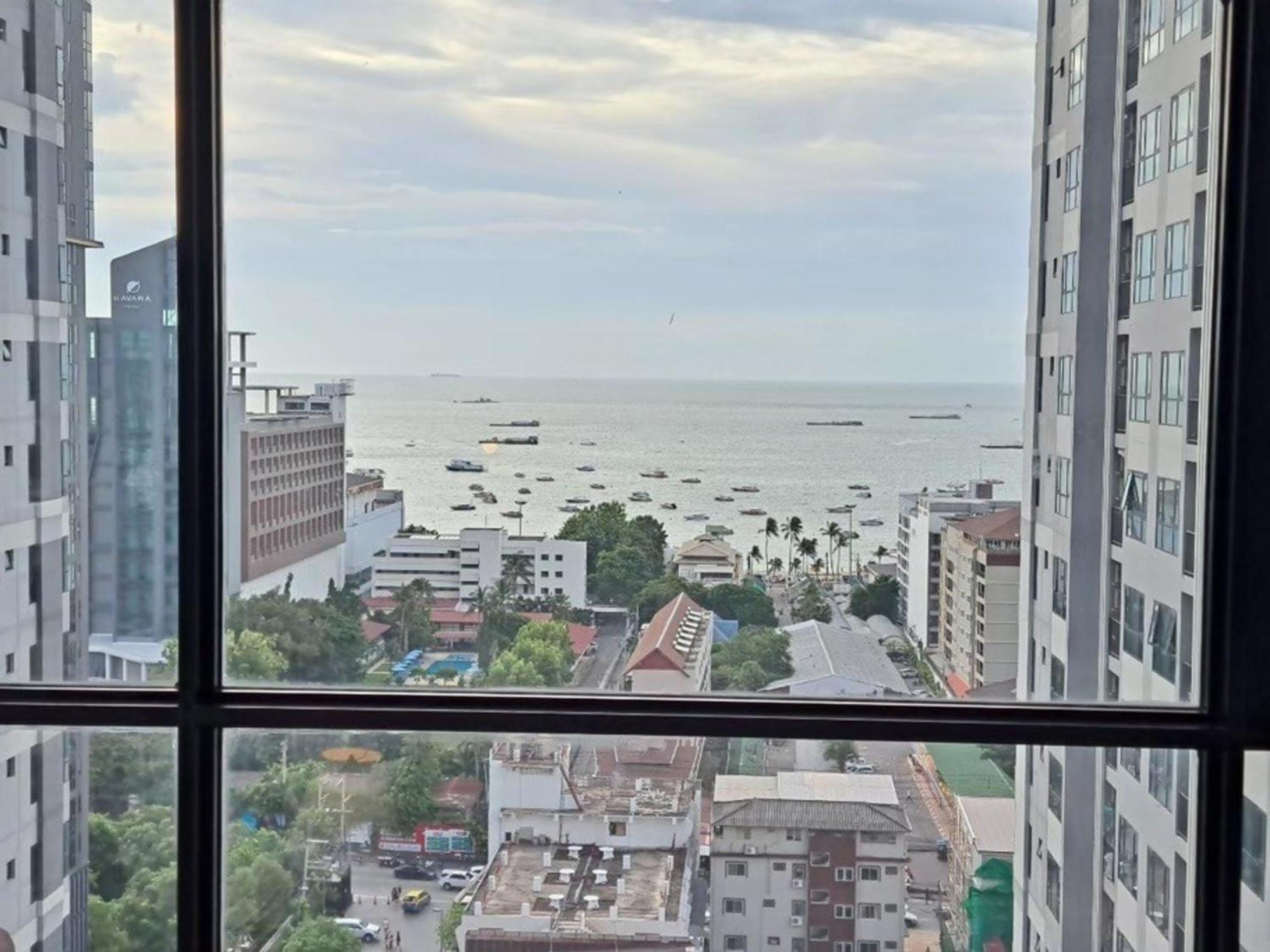 The Base Central Pattaya By Mickey Εξωτερικό φωτογραφία