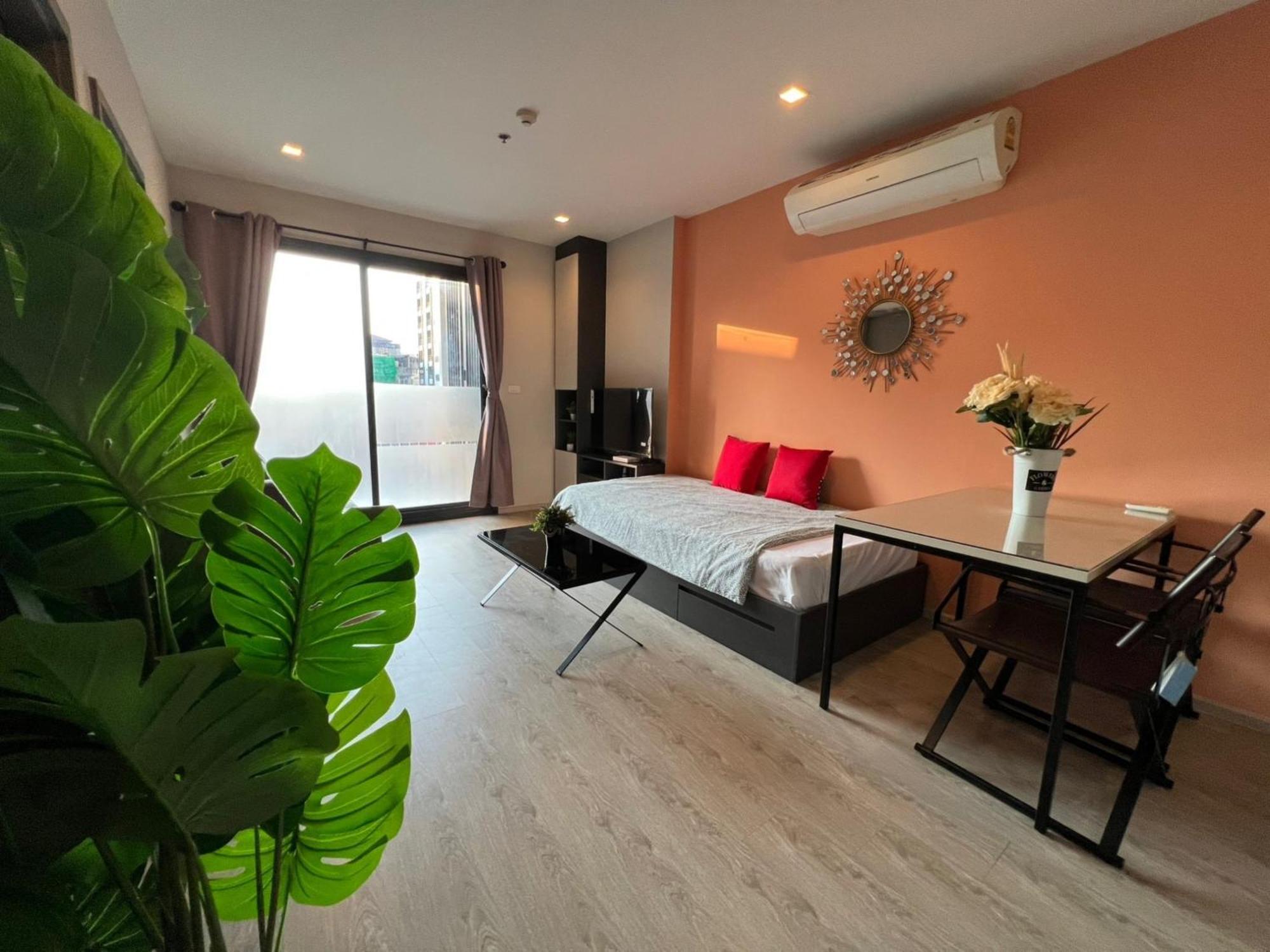 The Base Central Pattaya By Mickey Εξωτερικό φωτογραφία