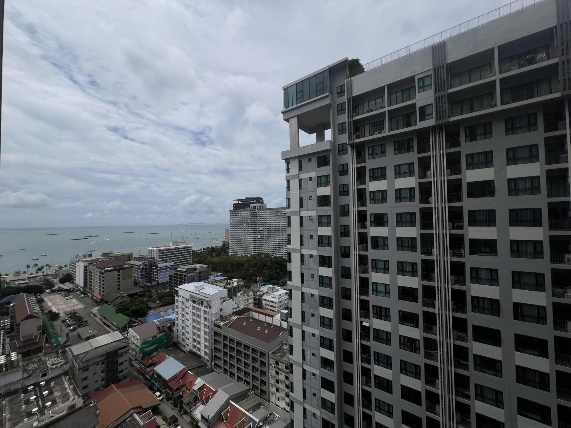 The Base Central Pattaya By Mickey Εξωτερικό φωτογραφία