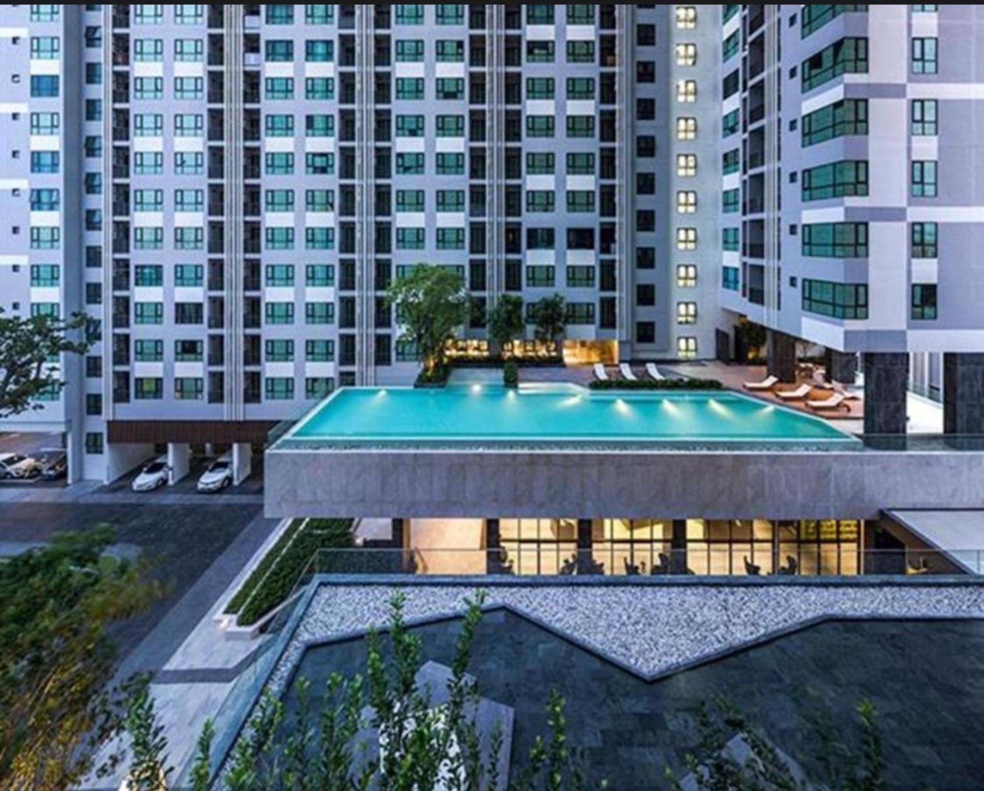 The Base Central Pattaya By Mickey Εξωτερικό φωτογραφία