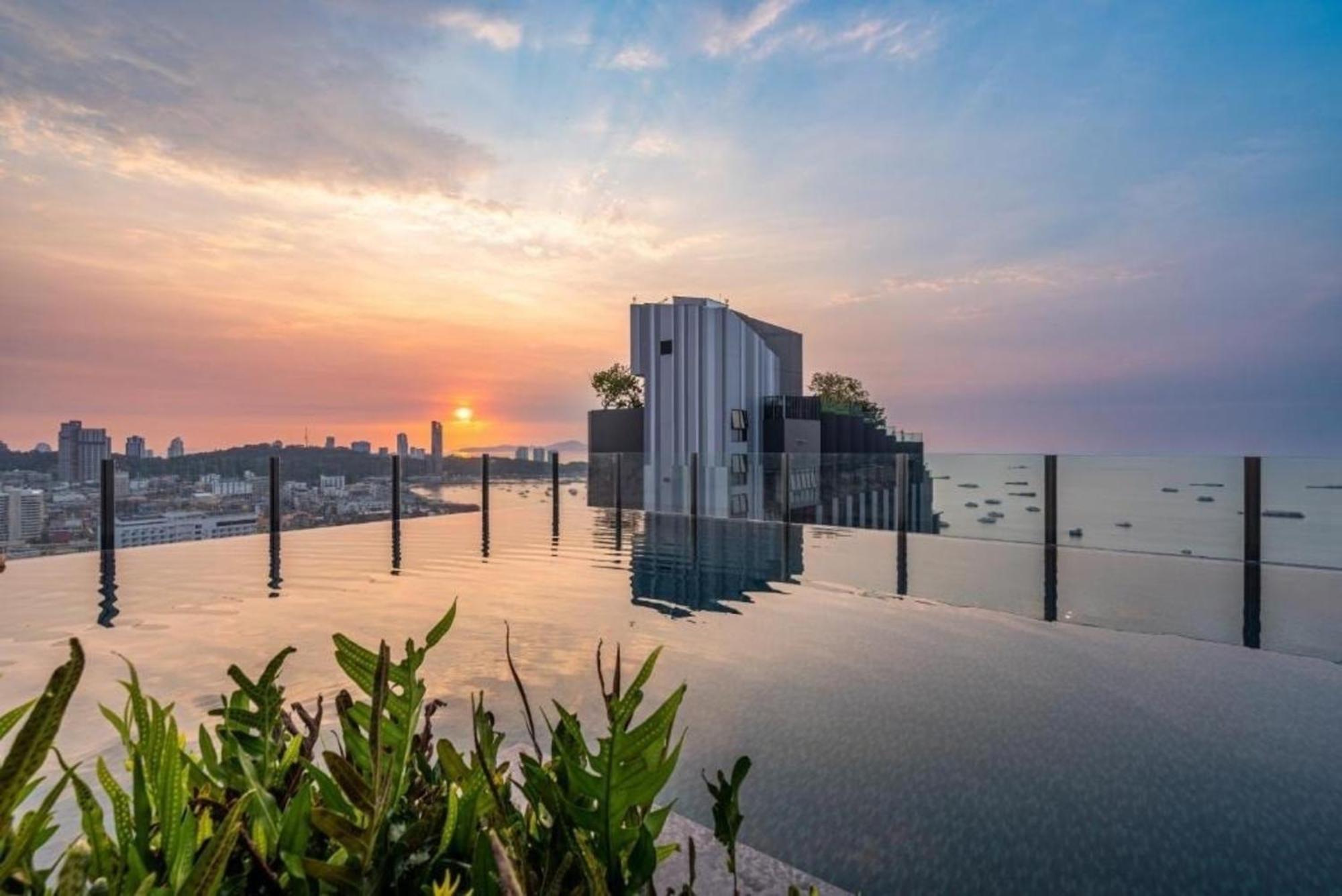 The Base Central Pattaya By Mickey Εξωτερικό φωτογραφία